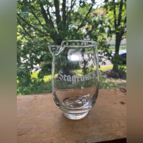 Seagrams Gin Clear Glass Bar Pitchers LG & SM Vintage - Picture 6 of 6